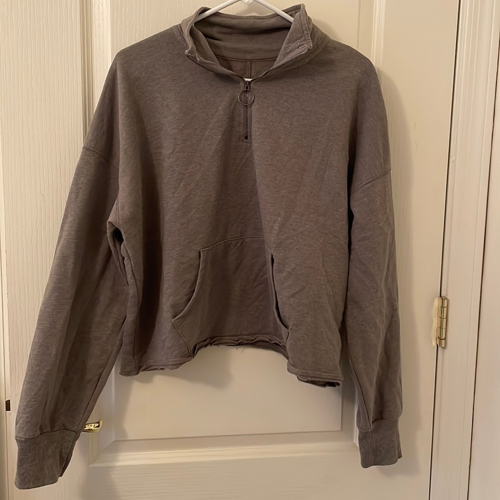 6/$19🦋 quarter zip cropped jacket